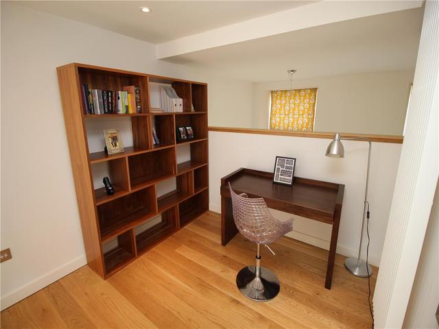  Image of 3 Bedroom Flat to rent at City Centre Edinburgh Edinburgh, EH3 9BF