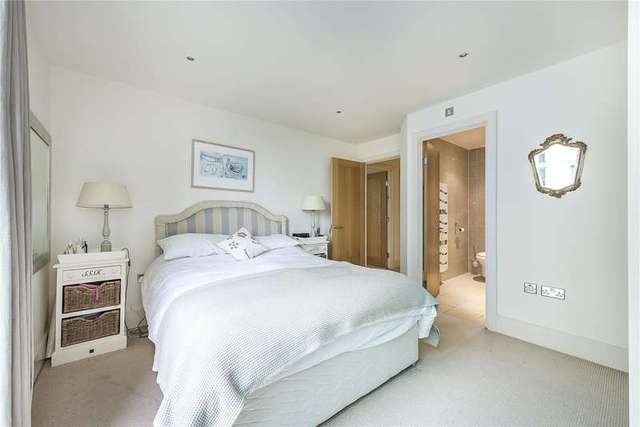  Image of 2 Bedroom Flat for sale at London  South Lambeth, SW8 2LR