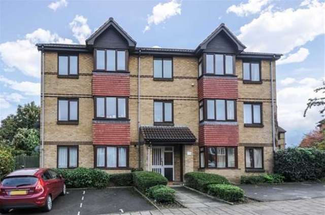  Image of 2 Bedroom Flat for sale at New Cross, SE14 6DU