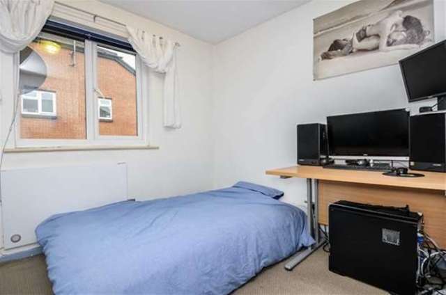  Image of 2 Bedroom Flat for sale at New Cross, SE14 6DU