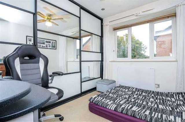  Image of 2 Bedroom Flat for sale at New Cross, SE14 6DU