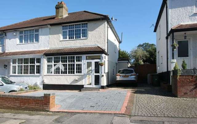  Image of 2 Bedroom Semi-Detached for sale at Ashurst Road  Tadworth, KT20 5EU