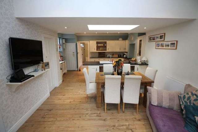  Image of 2 Bedroom Semi-Detached for sale at Ashurst Road  Tadworth, KT20 5EU