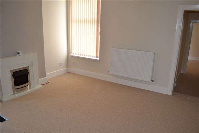  Image of 2 Bedroom Flat to rent at Throne Road  Rowley Regis, B65 9LD