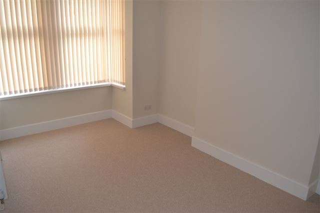  Image of 2 Bedroom Flat to rent at Throne Road  Rowley Regis, B65 9LD