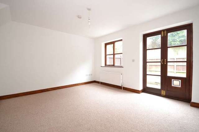 Image of 4 Bedroom Semi-Detached to rent at Totland Bay Isle Of Wight, PO39 0DL