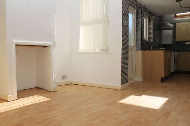  Image of 2 Bedroom Terraced to rent at Gorleston Great Yarmouth Norfolk, NR31 8BS