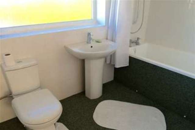  Image of 3 Bedroom Semi-Detached to rent at Chester, CH3 5JB