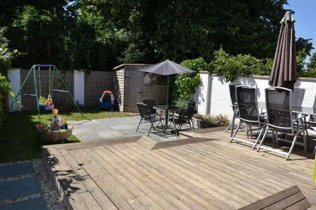  Image of 3 Bedroom Semi-Detached for sale at Warren Close  Norwich, NR6 7NL