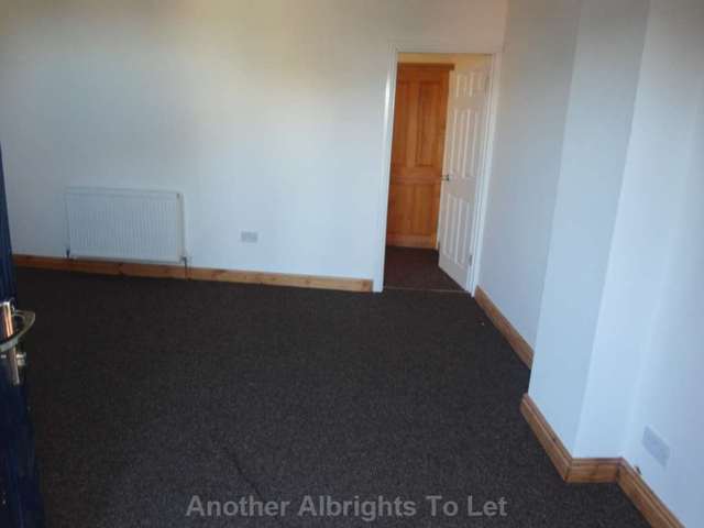  Image of 1 Bedroom Flat to rent at Warwick Road Acock`s Green Birmingham, B27 6BS