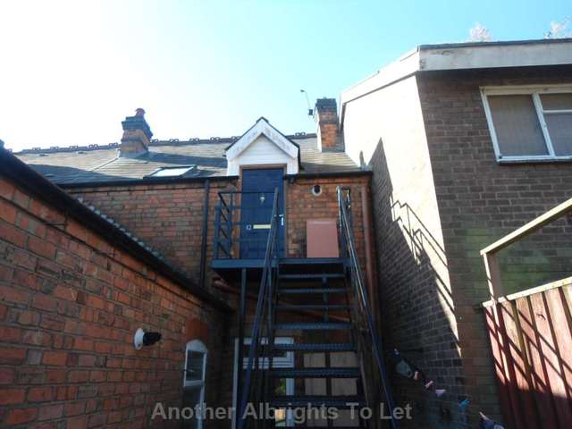  Image of 1 Bedroom Flat to rent at Warwick Road Acock`s Green Birmingham, B27 6BS