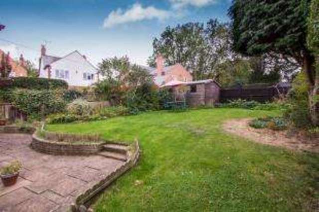  Image of 4 Bedroom Bungalow for sale at Blaby Leicester Whetstone, LE8 4FU