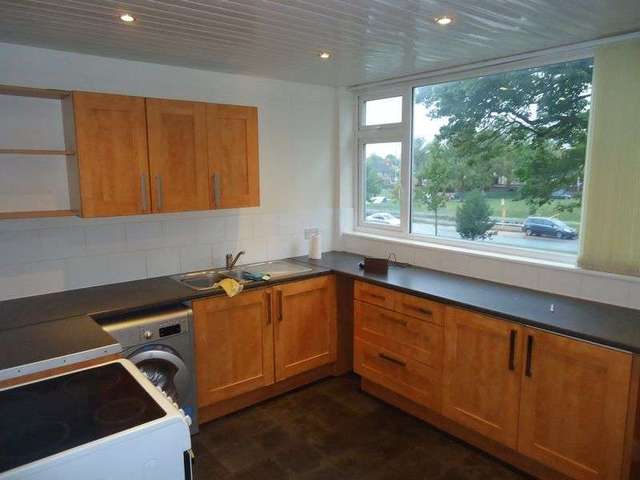  Image of 2 Bedroom Flat for sale at Woolton Road Allerton Liverpool, L19 5NH