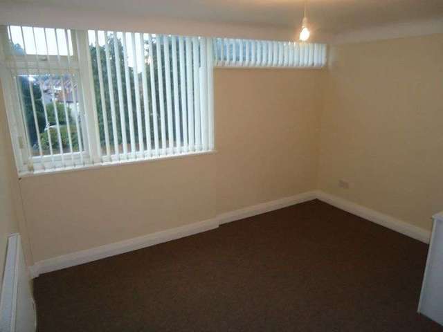  Image of 2 Bedroom Flat for sale at Woolton Road Allerton Liverpool, L19 5NH