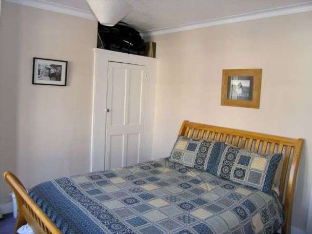  Image of 2 Bedroom Terraced to rent at Dorien Road  Raynes Park, SW20 8EL