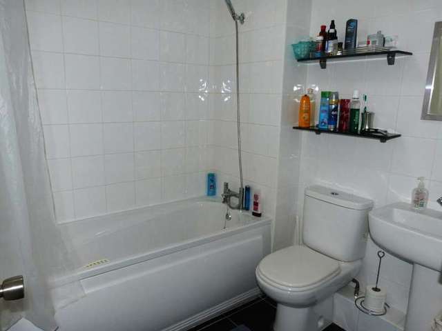  Image of 4 Bedroom Detached to rent at Amen Corner Binfield Binfield, RG42 1PT