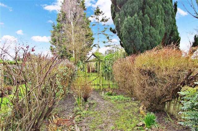  Image of 2 Bedroom Terraced for sale at Linton Maidstone Maidstone, ME17 4NT