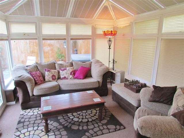  Image of 4 Bedroom Detached to rent at Grove  Wantage, OX12 0QZ