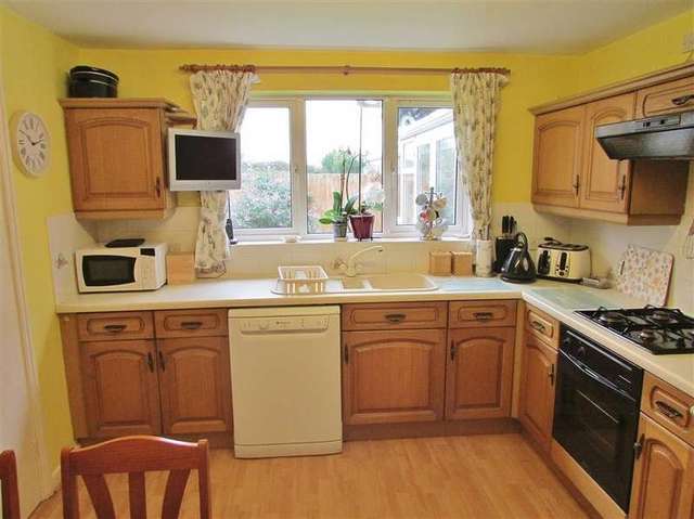  Image of 4 Bedroom Detached to rent at Grove  Wantage, OX12 0QZ