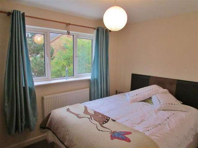  Image of 4 Bedroom Detached to rent at Grove  Wantage, OX12 0QZ