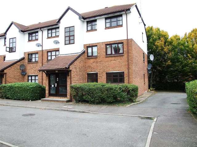  Image of 2 Bedroom Flat to rent at Greenhithe Kent Stone, DA9 9PU