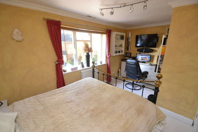  Image of 3 Bedroom Semi-Detached for sale at Bishops Stortford Thorley, CM23 4DJ