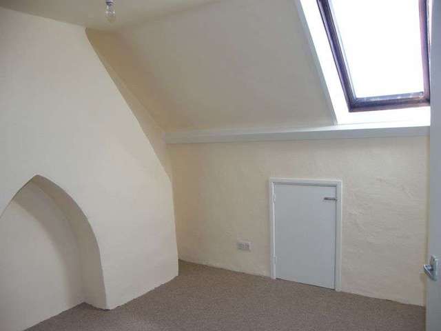  Image of 3 Bedroom Terraced to rent at Almyr Terrace  Watchet, TA23 0DB