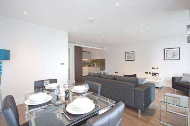  Image of 2 Bedroom Flat to rent at Canary Wharf E14 9EP Canary Wharf, E14 9EP