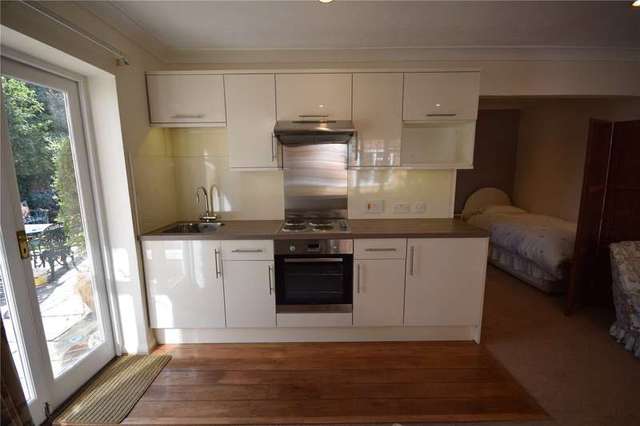  Image of 1 Bedroom Studio to rent at Finchampstead Wokingham Finchampstead, RG40 4ET