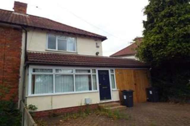  Image of 3 Bedroom Detached to rent at Birmingham, B27 7DX