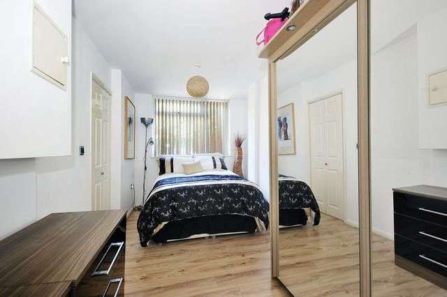  Image of 4 Bedroom Detached for sale at Broadview Gardens  Worthing, BN13 3DZ