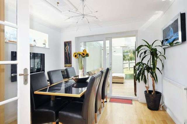  Image of 4 Bedroom Detached for sale at Broadview Gardens  Worthing, BN13 3DZ