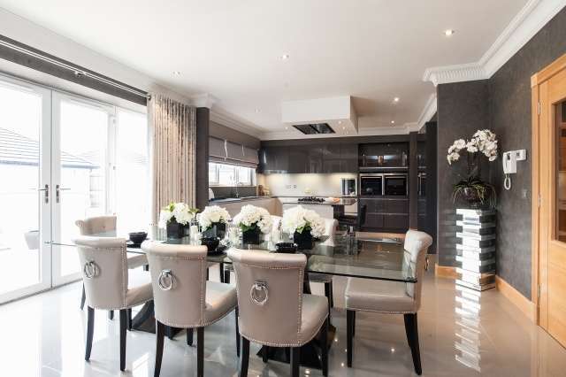  Image of 5 Bedroom Property for sale at Newton Mearns, G77 5ER
