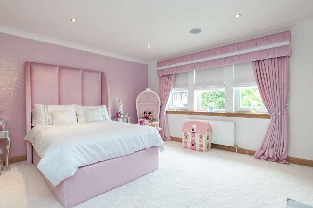  Image of 5 Bedroom Property for sale at Newton Mearns, G77 5ER
