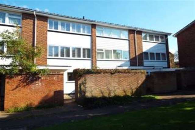  Image of 4 Bedroom Terraced to rent at West Molesey, KT8 1TG