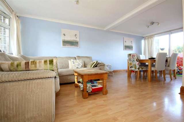 Image of 2 Bedroom Detached for sale at Cambrian Way  Hemel Hempstead, HP2 5TA