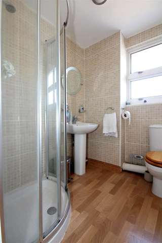  Image of 2 Bedroom Detached for sale at Cambrian Way  Hemel Hempstead, HP2 5TA