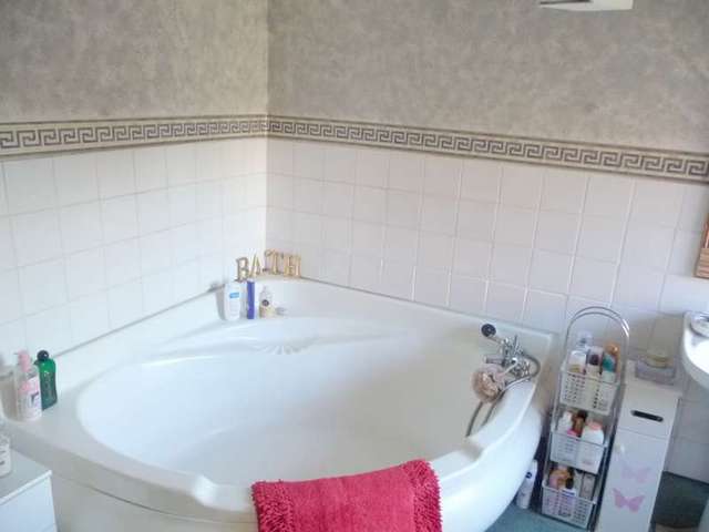  Image of 2 Bedroom Flat to rent at Chapel Street  Wellesbourne, CV35 9QU