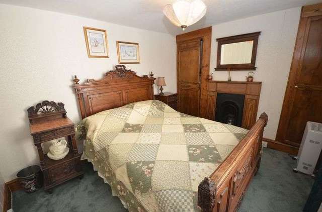  Image of 4 Bedroom Terraced for sale at Church Street  Brixham, TQ5 8EZ