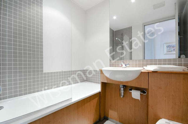  Image of 2 Bedroom Apartment to rent at City Road  London, EC1V 2PQ