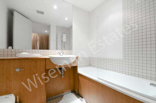  Image of 2 Bedroom Apartment to rent at City Road  London, EC1V 2PQ