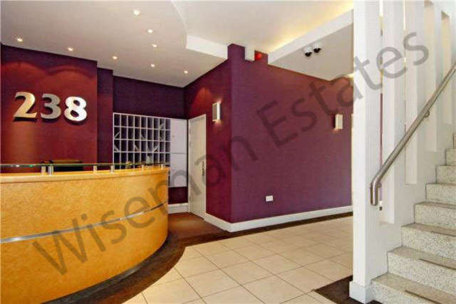  Image of 2 Bedroom Apartment to rent at City Road  London, EC1V 2PQ