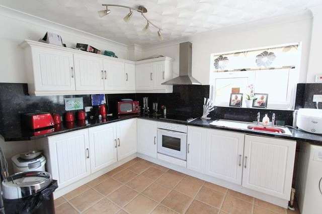  Image of 2 Bedroom Property for sale at Dartmouth Walk  Hull, HU4 7JU