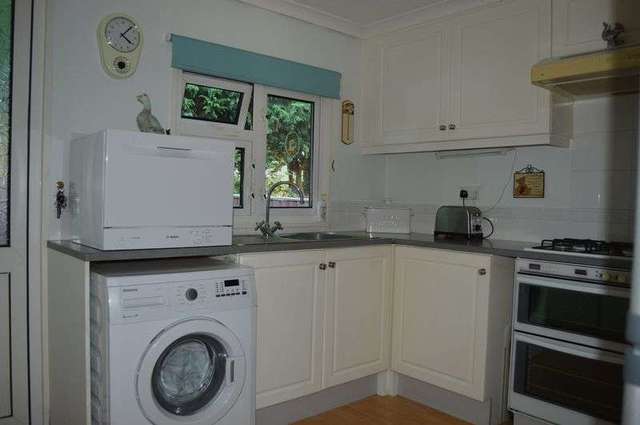  Image of 2 Bedroom Retirement Property for sale at Dodnor Lane  Newport, PO30 5US