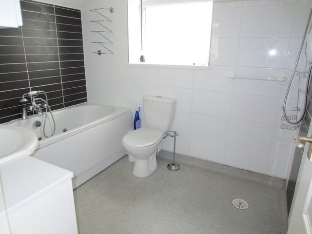  Image of 4 Bedroom Semi-Detached to rent at Erw Wen Pentyrch Cardiff, CF15 9PQ