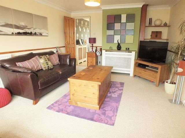  Image of 4 Bedroom Semi-Detached for sale at Evans Lane  Kidlington, OX5 2JA