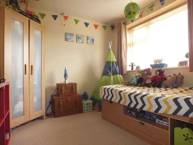  Image of 4 Bedroom Semi-Detached for sale at Evans Lane  Kidlington, OX5 2JA