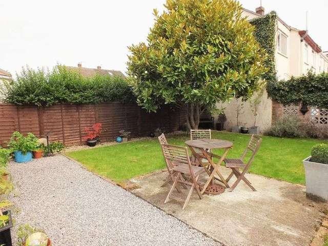  Image of 4 Bedroom Semi-Detached for sale at Evans Lane  Kidlington, OX5 2JA