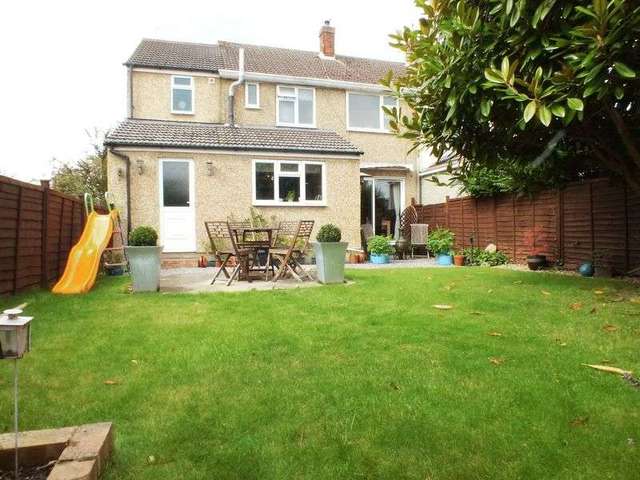  Image of 4 Bedroom Semi-Detached for sale at Evans Lane  Kidlington, OX5 2JA