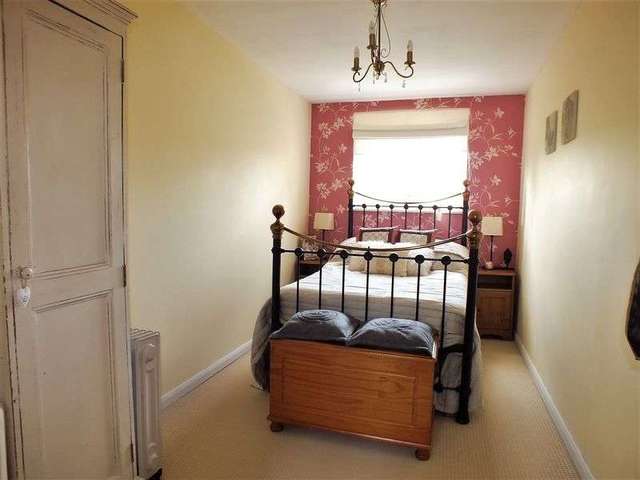  Image of 4 Bedroom Semi-Detached for sale at Evans Lane  Kidlington, OX5 2JA